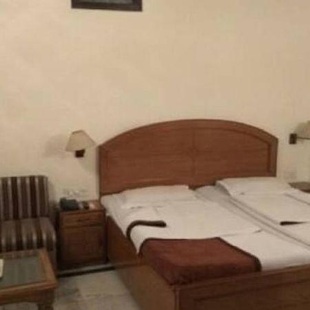 Mahalaxmi Plaza Hotel 파리다바드 외부 사진