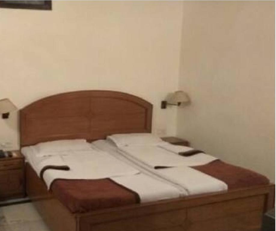 Mahalaxmi Plaza Hotel 파리다바드 외부 사진